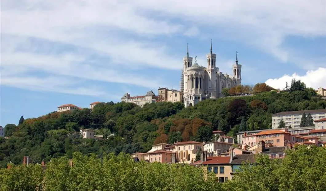 LYON SE TĚŠÍ NA ARABSKÉ TURISTY