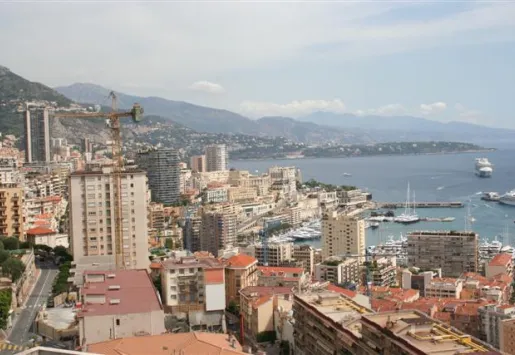 MONAKO LÁKÁ TURISTY Z INDIE