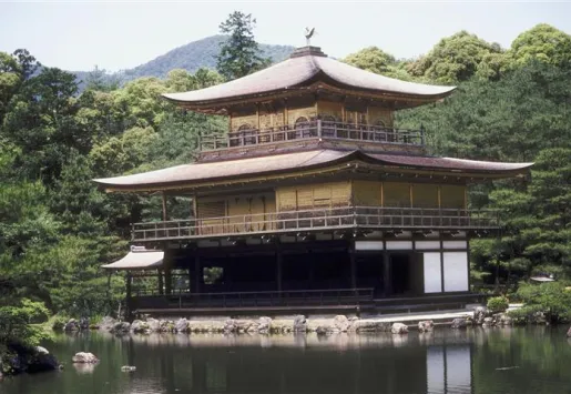 JAPONSKO SE POTÝKÁ S NEDOSTATKEM TURISTŮ
